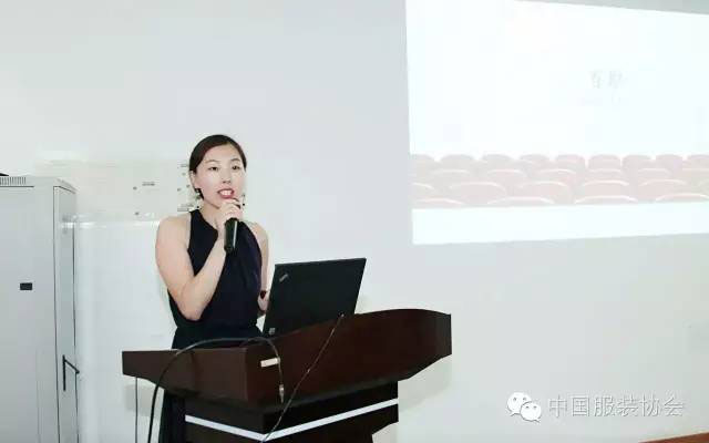 中國服裝關(guān)聯(lián)產(chǎn)業(yè)創(chuàng)新項(xiàng)目推介會(huì)（鄭州站）舉辦